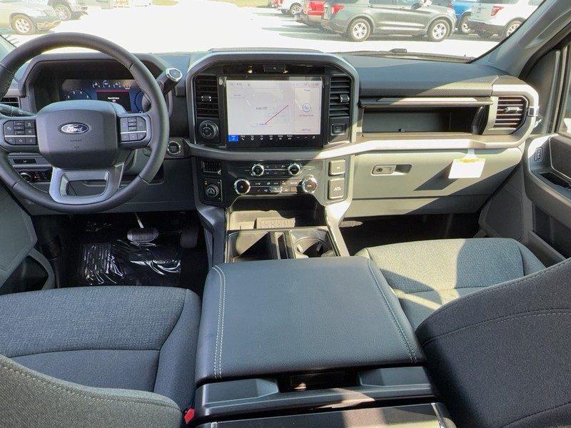 Ford F-150 Vehicle Full-screen Gallery Image 6