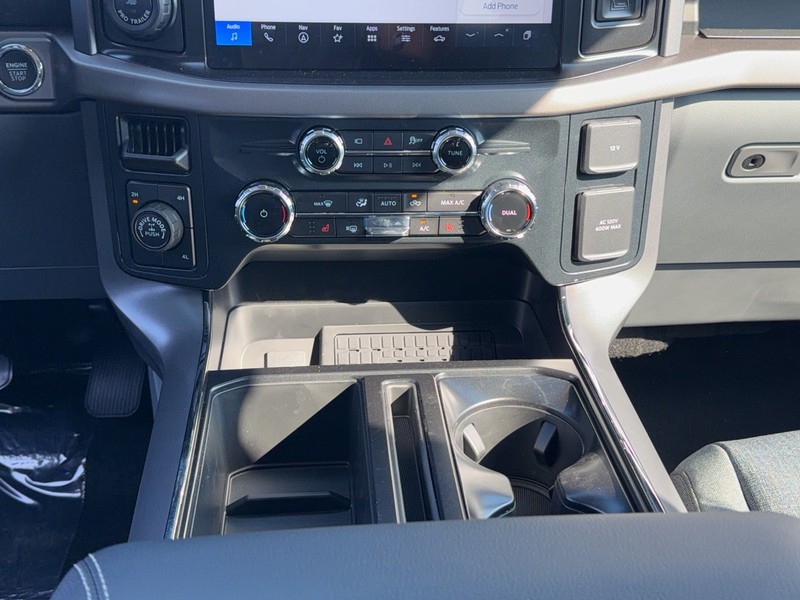 Ford F-150 Vehicle Full-screen Gallery Image 9