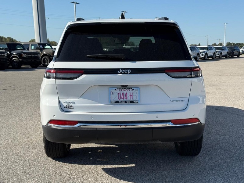 Jeep Grand Cherokee Vehicle Full-screen Gallery Image 4