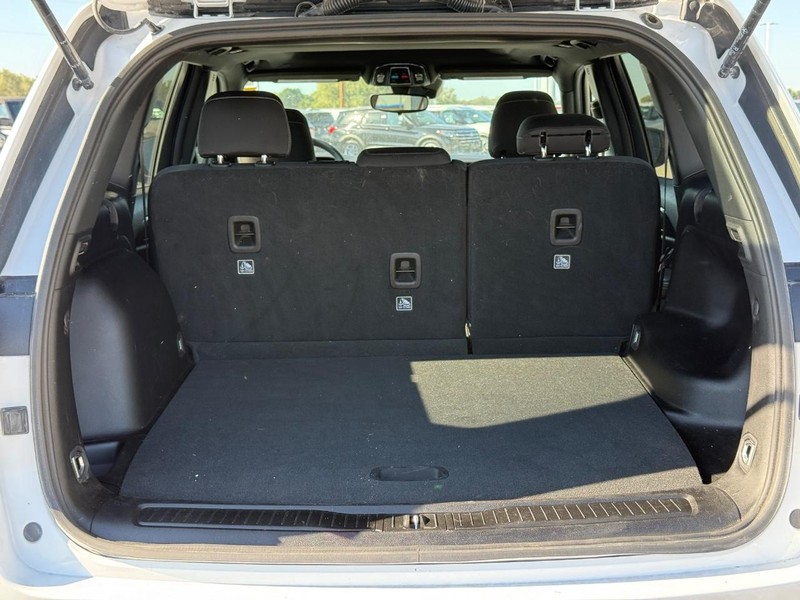 Jeep Grand Cherokee Vehicle Full-screen Gallery Image 6