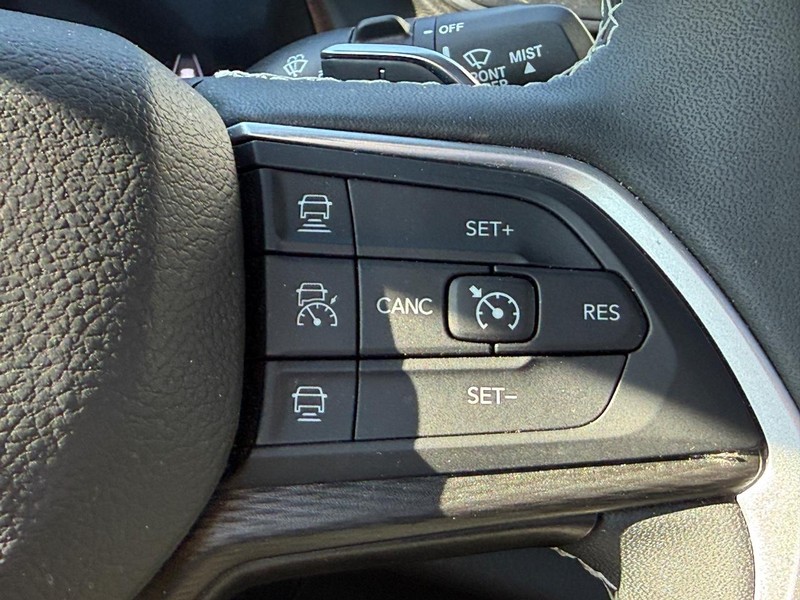 Jeep Grand Cherokee Vehicle Full-screen Gallery Image 15