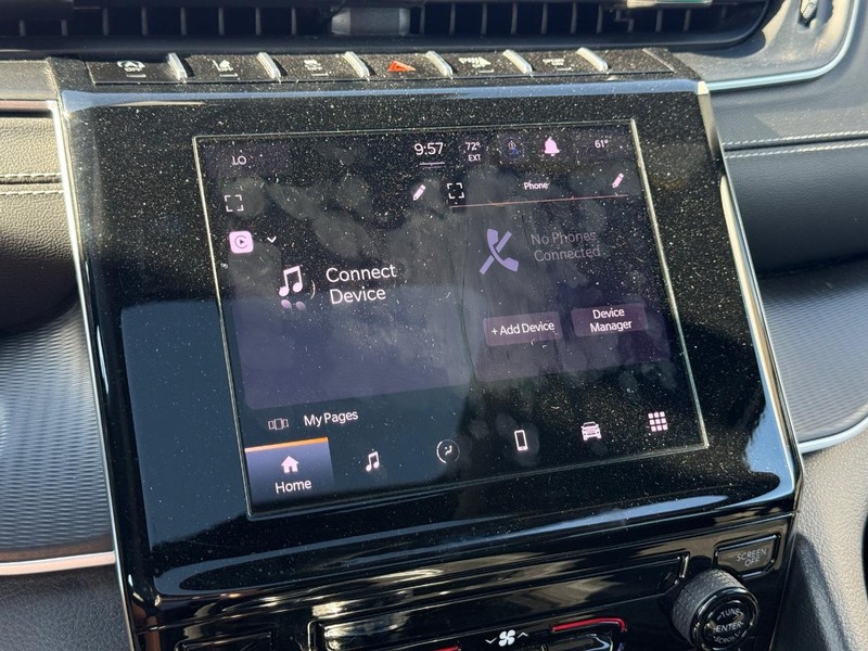 Jeep Grand Cherokee Vehicle Full-screen Gallery Image 17