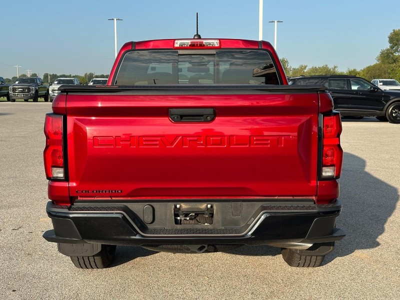 Chevrolet Colorado Vehicle Full-screen Gallery Image 04