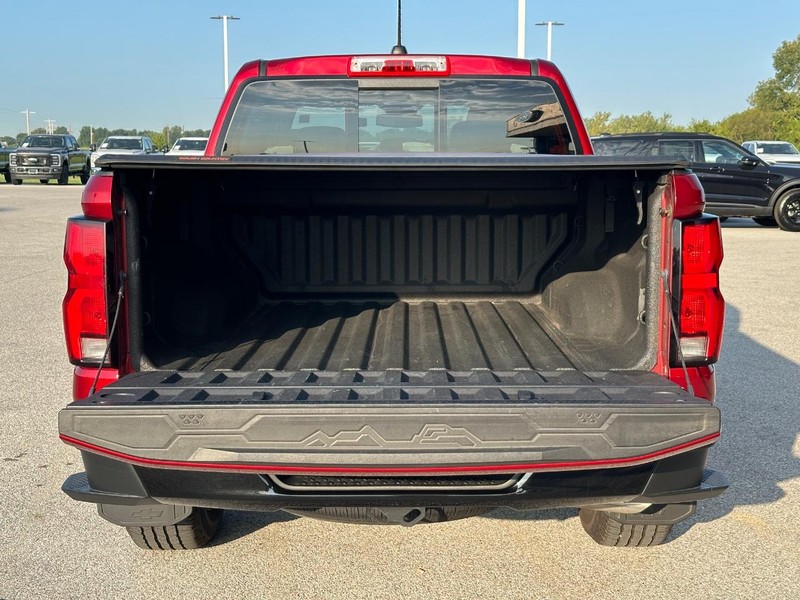 Chevrolet Colorado Vehicle Full-screen Gallery Image 06