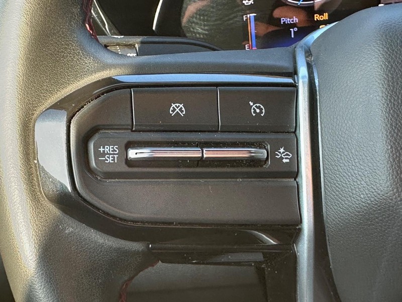 Chevrolet Colorado Vehicle Full-screen Gallery Image 13