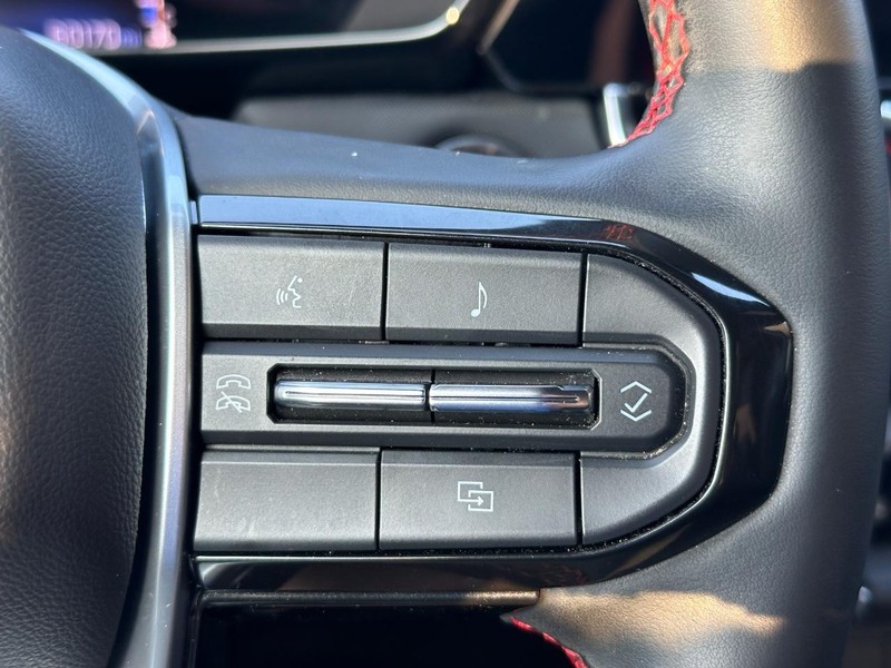 Chevrolet Colorado Vehicle Full-screen Gallery Image 14