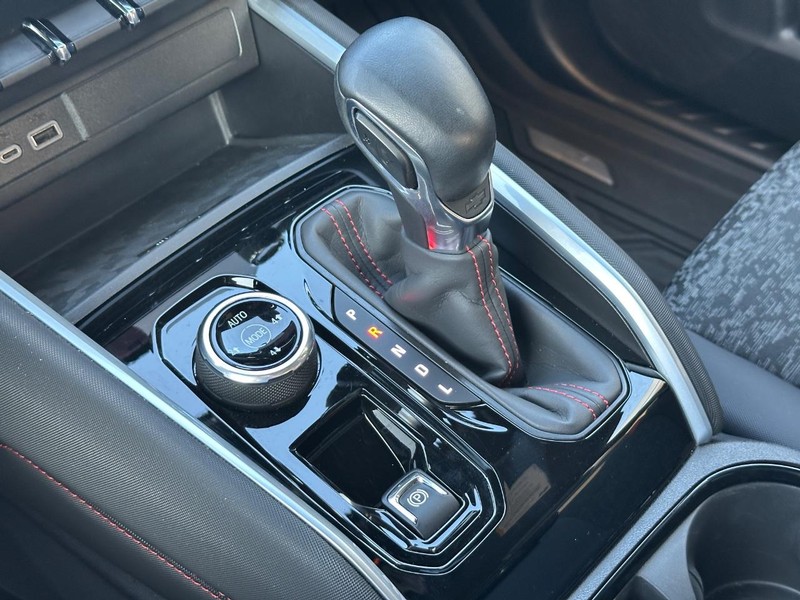 Chevrolet Colorado Vehicle Full-screen Gallery Image 19