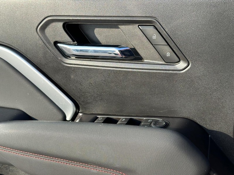Chevrolet Colorado Vehicle Full-screen Gallery Image 22