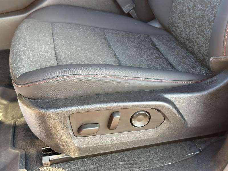 Chevrolet Colorado Vehicle Full-screen Gallery Image 23