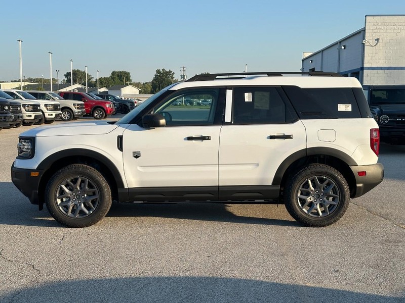 Ford Bronco Sport Vehicle Full-screen Gallery Image 2