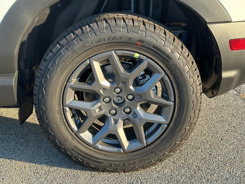 Ford Bronco Sport Vehicle Full-screen Gallery Image 4