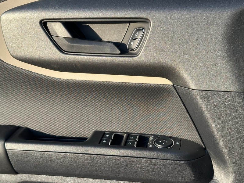 Ford Bronco Sport Vehicle Full-screen Gallery Image 16