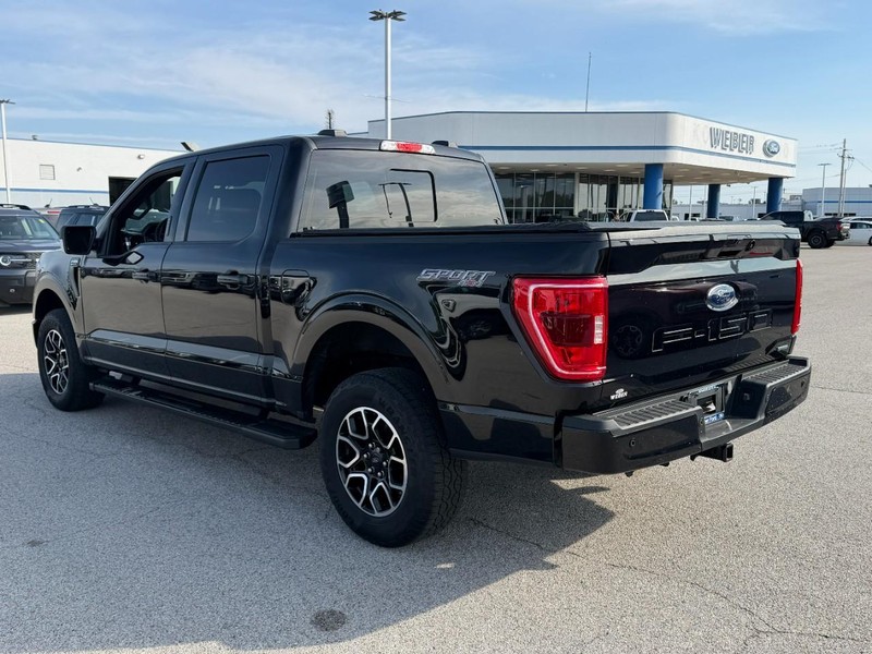 Ford F-150 Vehicle Full-screen Gallery Image 3