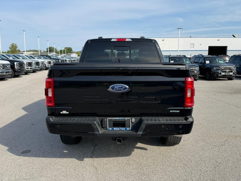 Ford F-150 Vehicle Full-screen Gallery Image 4