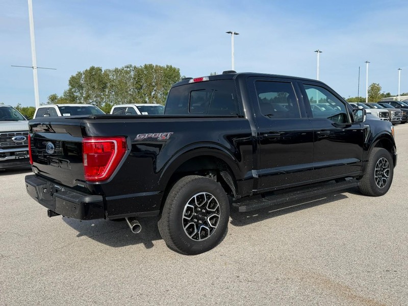 Ford F-150 Vehicle Full-screen Gallery Image 6