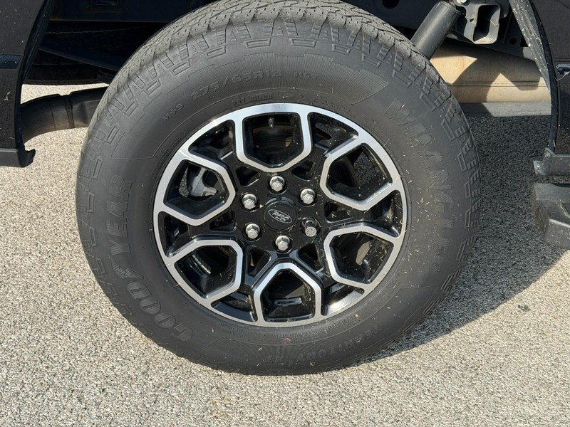Ford F-150 Vehicle Full-screen Gallery Image 7