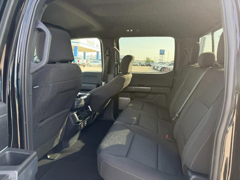 Ford F-150 Vehicle Full-screen Gallery Image 10