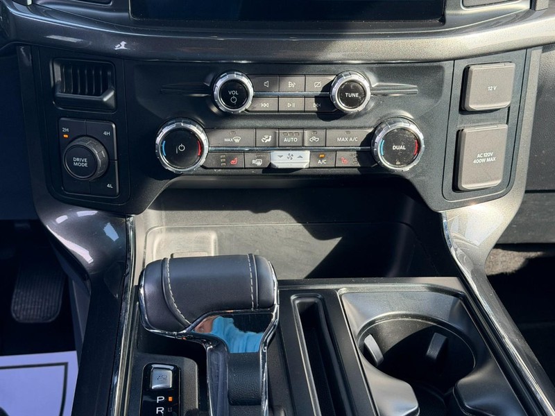 Ford F-150 Vehicle Full-screen Gallery Image 14