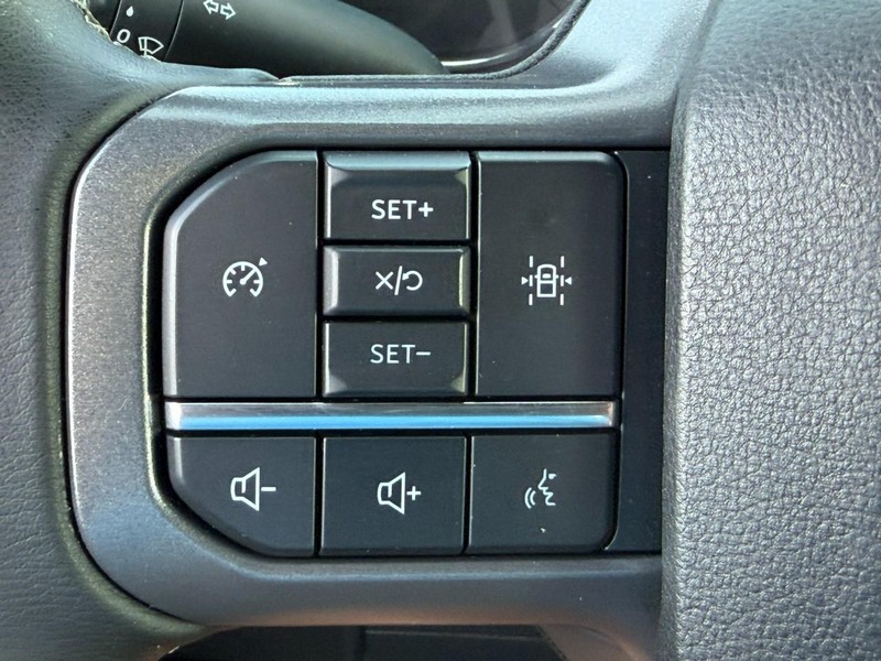 Ford F-150 Vehicle Full-screen Gallery Image 18