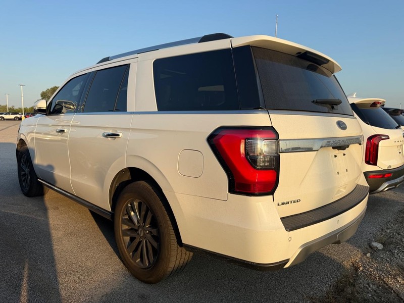 Ford Expedition Vehicle Full-screen Gallery Image 2