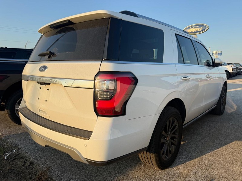 Ford Expedition Vehicle Full-screen Gallery Image 4
