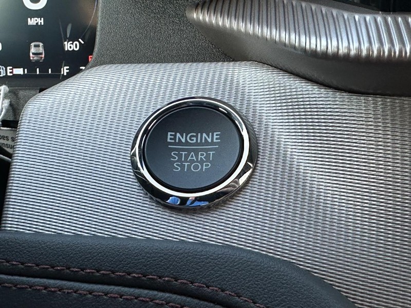 Ford Explorer Vehicle Full-screen Gallery Image 11
