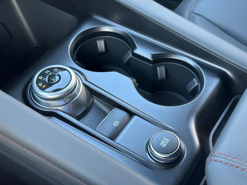 Ford Explorer Vehicle Full-screen Gallery Image 15