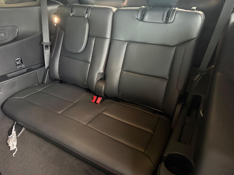 Ford Explorer Vehicle Full-screen Gallery Image 5