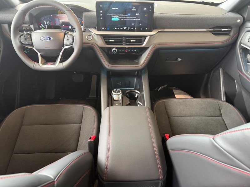 Ford Explorer Vehicle Full-screen Gallery Image 9