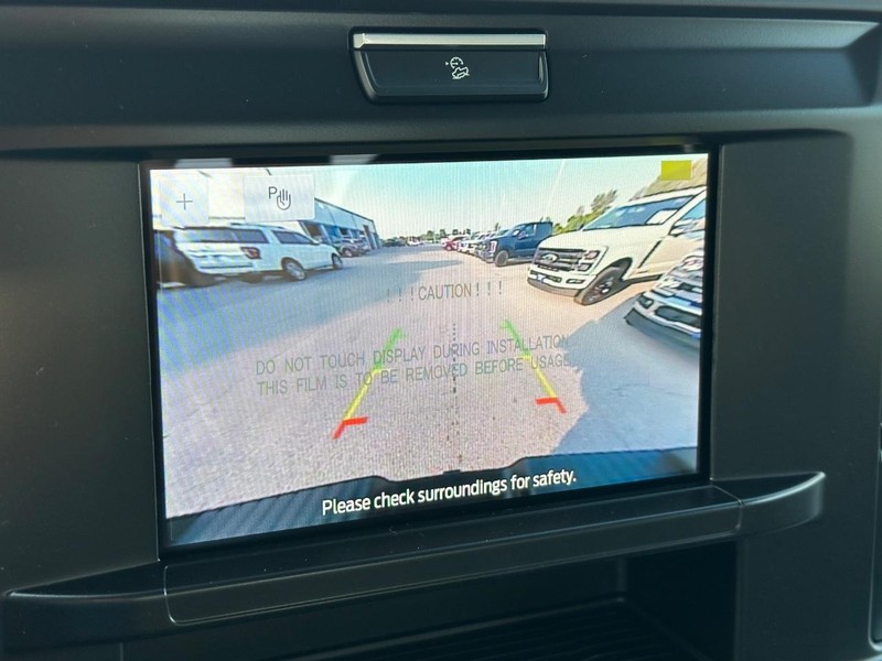 Ford Super Duty F-250 SRW Vehicle Full-screen Gallery Image 11
