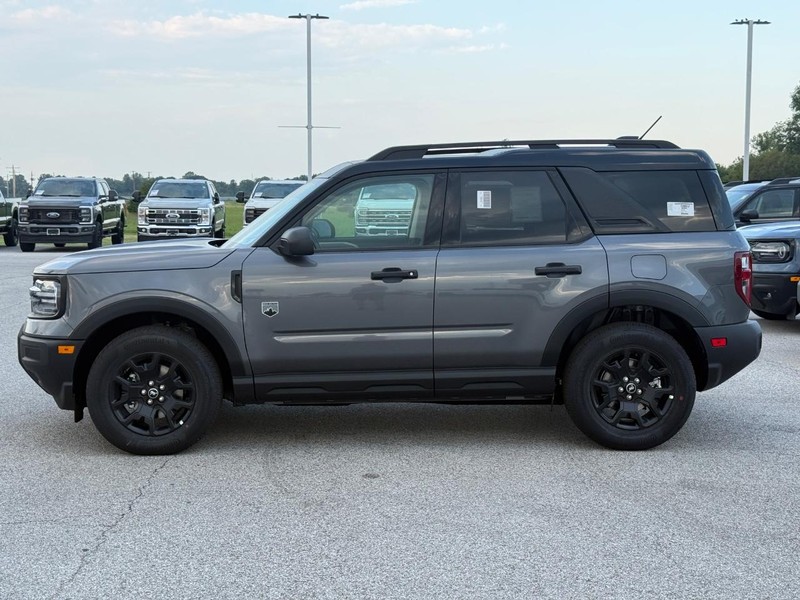 Ford Bronco Sport Vehicle Full-screen Gallery Image 2