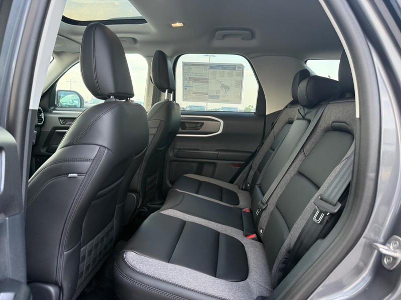 Ford Bronco Sport Vehicle Full-screen Gallery Image 5