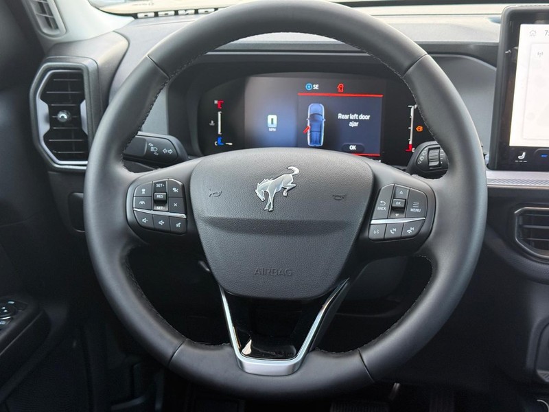 Ford Bronco Sport Vehicle Full-screen Gallery Image 8