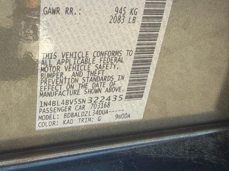 Nissan Altima Vehicle Full-screen Gallery Image 21