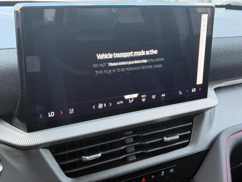 Ford Explorer Vehicle Full-screen Gallery Image 14