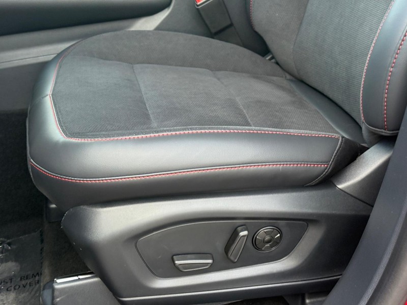 Ford Explorer Vehicle Full-screen Gallery Image 21