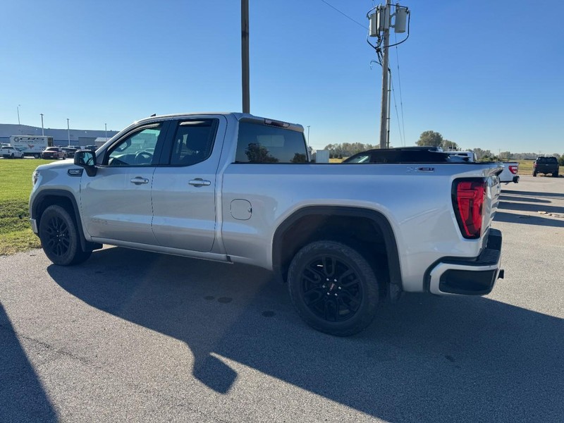 GMC Sierra 1500 Vehicle Full-screen Gallery Image 4
