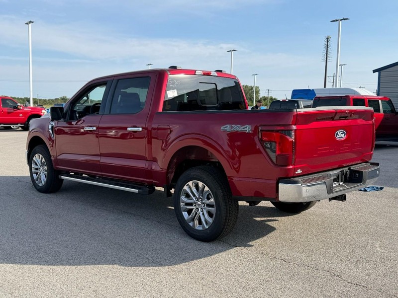 Ford F-150 Vehicle Full-screen Gallery Image 3