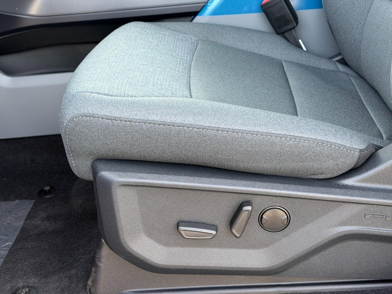 Ford F-150 Vehicle Full-screen Gallery Image 10