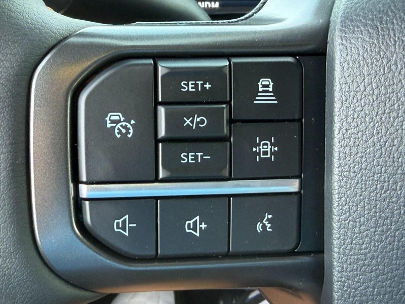 Ford F-150 Vehicle Full-screen Gallery Image 11