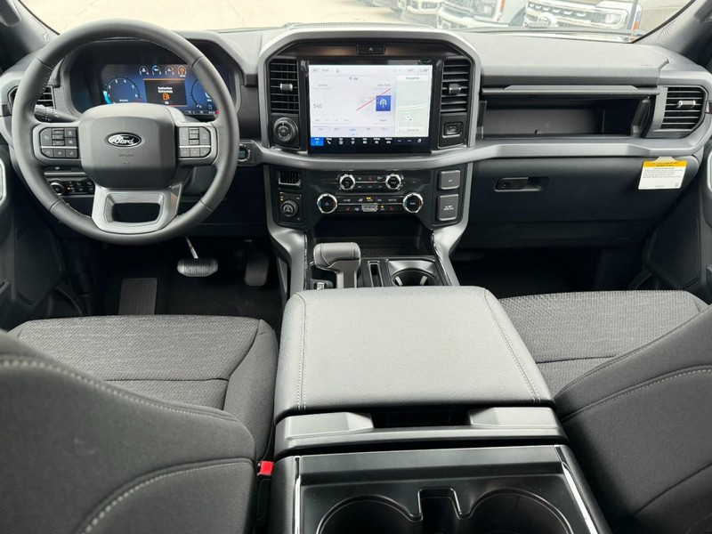 Ford F-150 Vehicle Full-screen Gallery Image 5