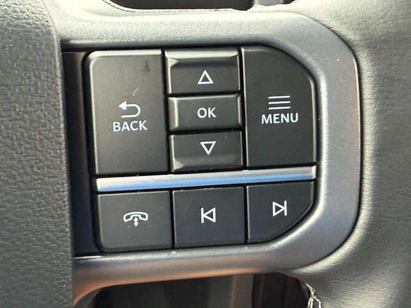 Ford F-150 Vehicle Full-screen Gallery Image 12
