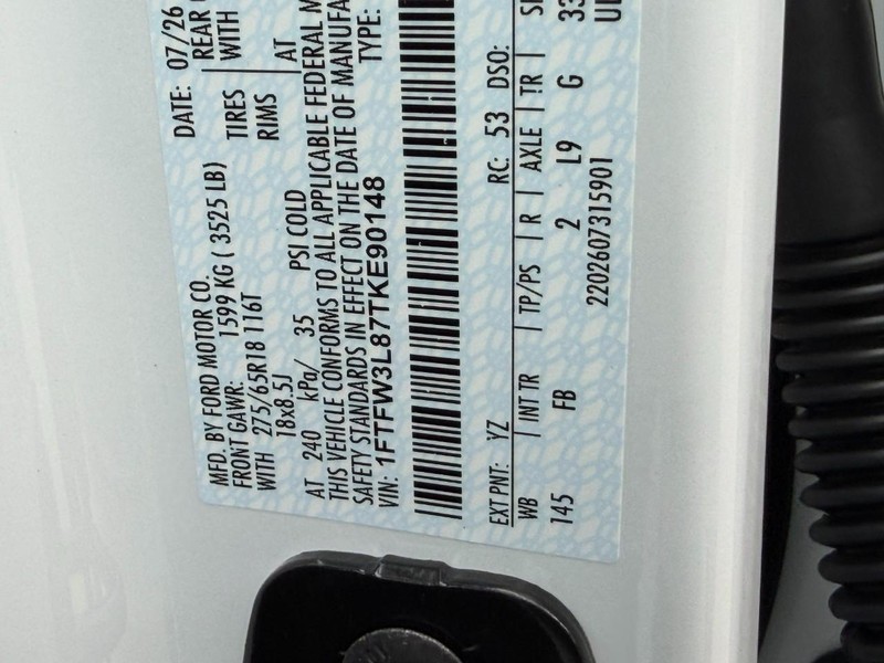 Ford F-150 Vehicle Full-screen Gallery Image 16