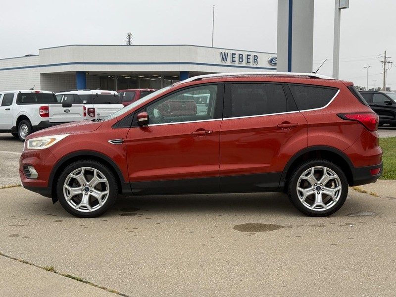 Ford Escape Vehicle Full-screen Gallery Image 2