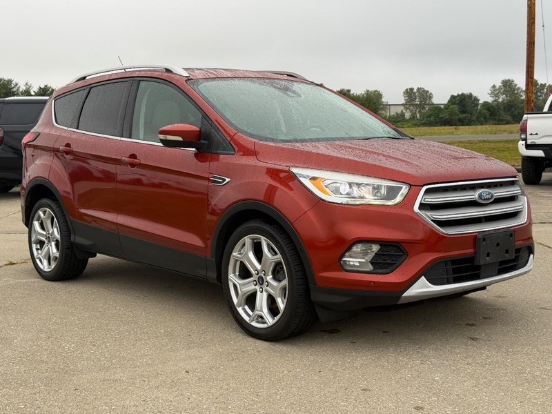 Ford Escape Vehicle Full-screen Gallery Image 8