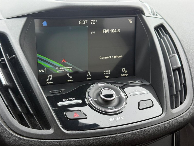 Ford Escape Vehicle Full-screen Gallery Image 17