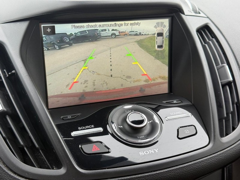 Ford Escape Vehicle Full-screen Gallery Image 18