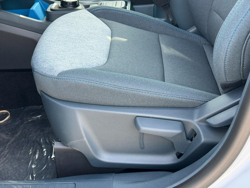 Ford Maverick Vehicle Full-screen Gallery Image 10