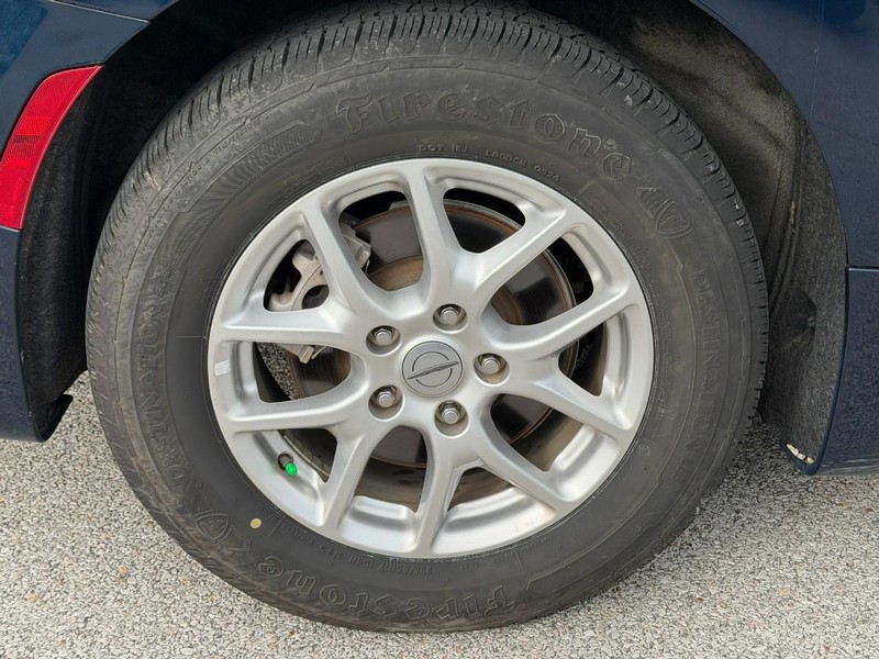 Chrysler Pacifica Vehicle Full-screen Gallery Image 06