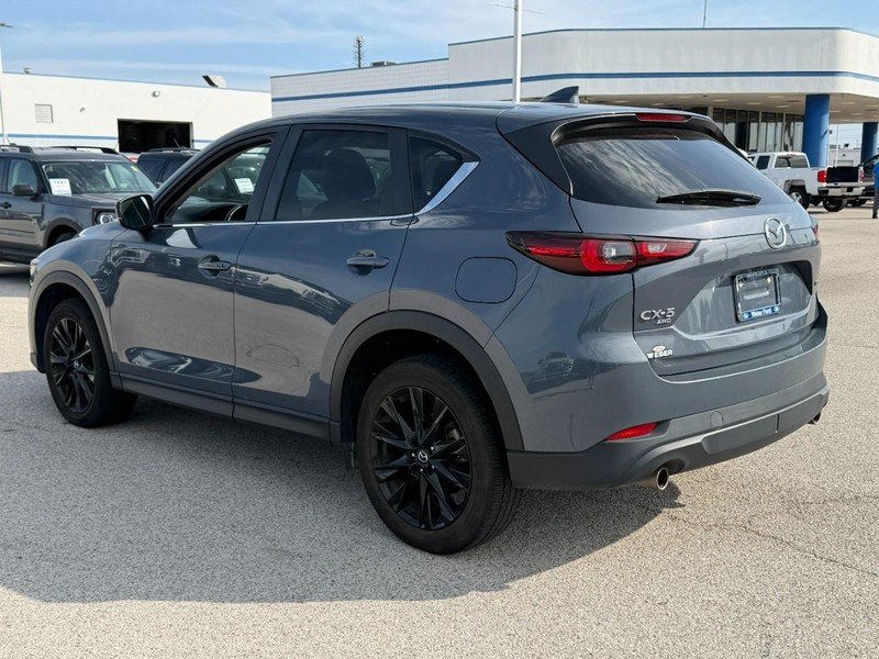 Mazda CX-5 Vehicle Full-screen Gallery Image 3